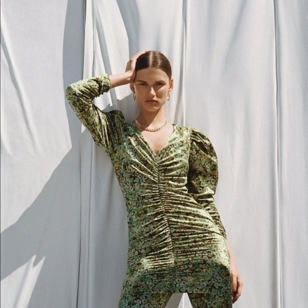 2 for $30 ZARA Velvet Floral Mini Dress - Picture 4 of 12